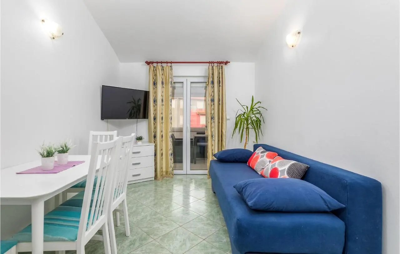 1 Bedroom Awesome Apartment In Pula