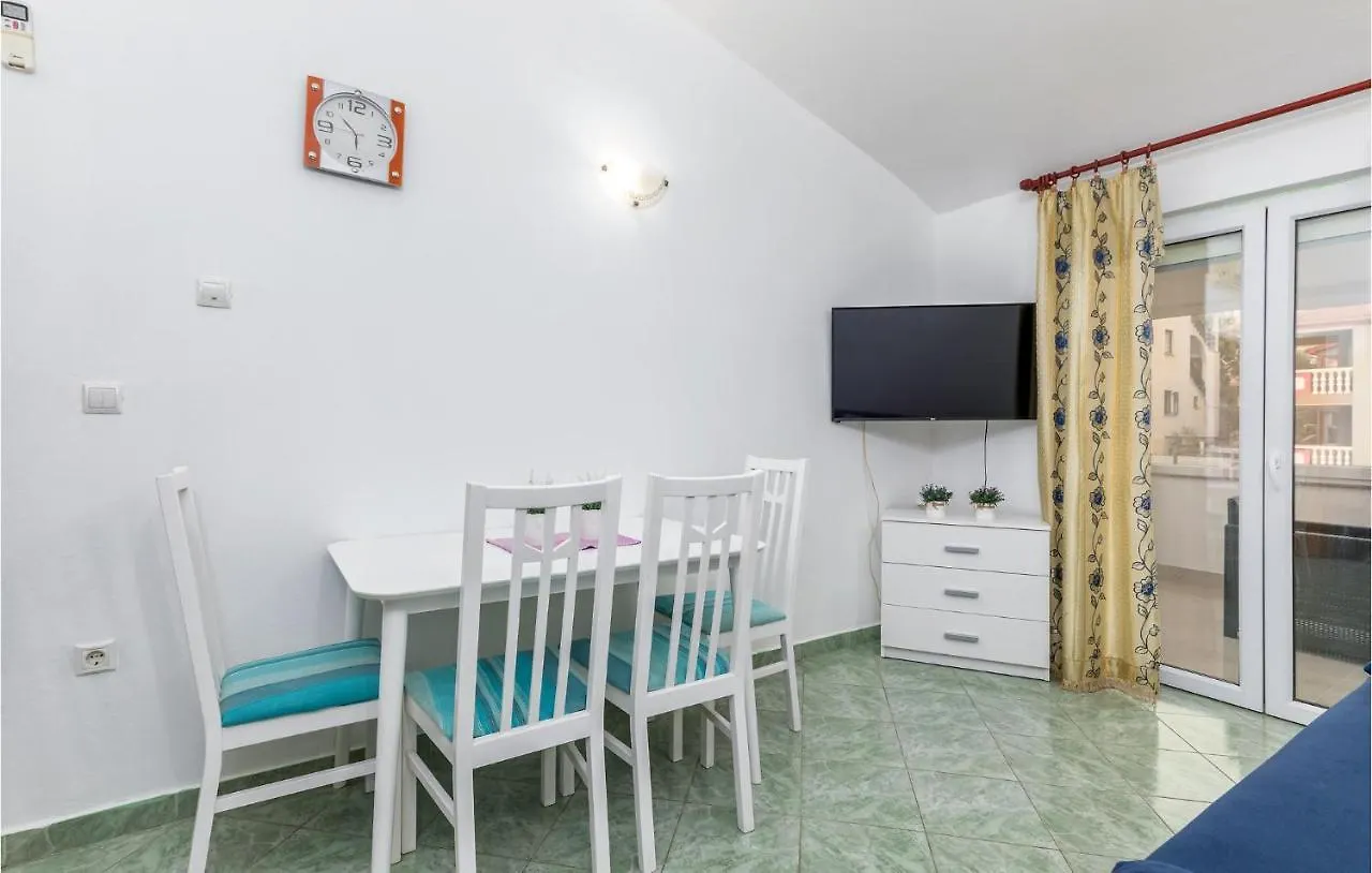 1 Bedroom Awesome Apartment In Pula