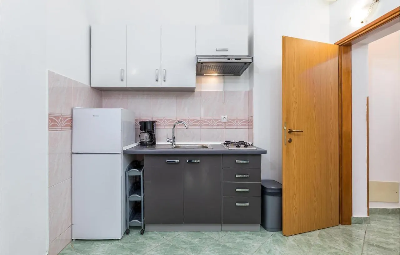 1 Bedroom Awesome Apartment In Pula
